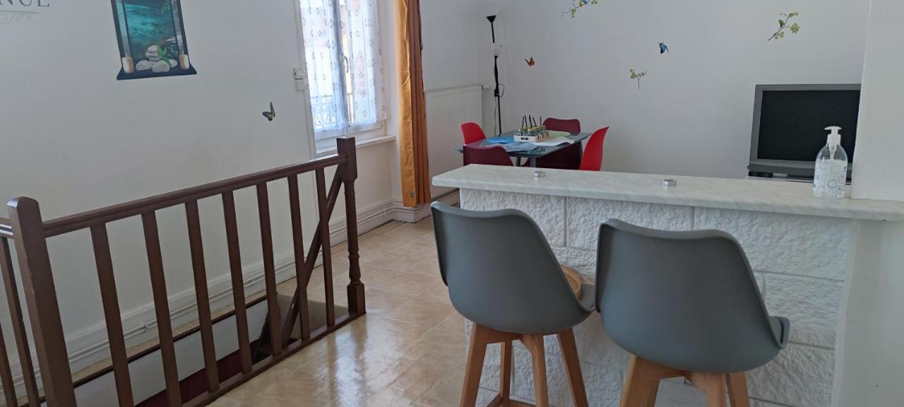 Appartement Duplex F2 Tout Confort Proche Centre Ville Avec Parking Gratuit Montluçon Eksteriør billede