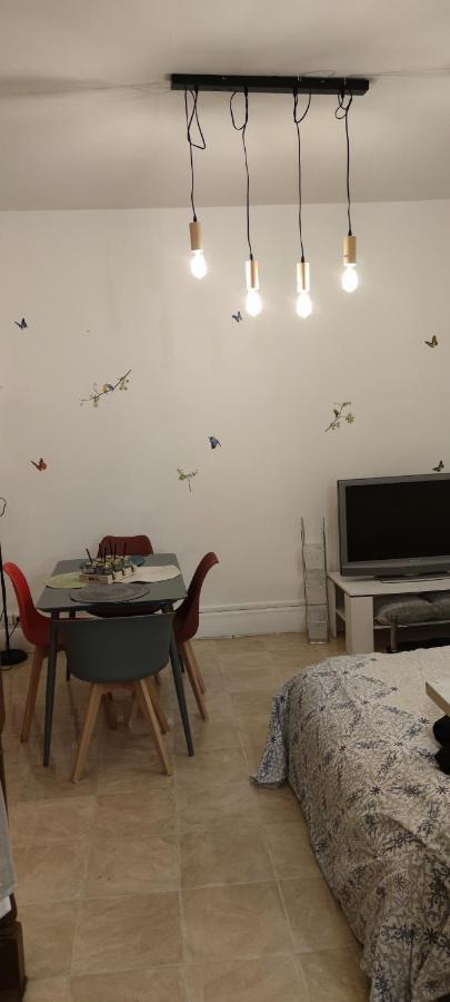 Appartement Duplex F2 Tout Confort Proche Centre Ville Avec Parking Gratuit Montluçon Eksteriør billede